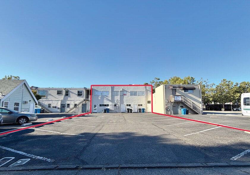 1121-1125 Grant Ave, Novato, CA à louer - Photo de l’immeuble – Image 3 sur 3