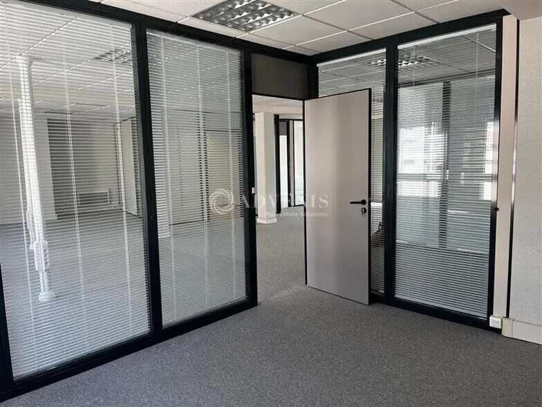 Bureau dans Tours à louer - Photo de l’immeuble – Image 1 sur 6