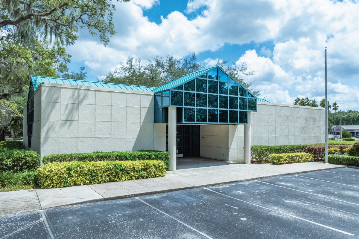 15302 Amberly Dr, Tampa, FL à louer Photo de l’immeuble– Image 1 sur 6
