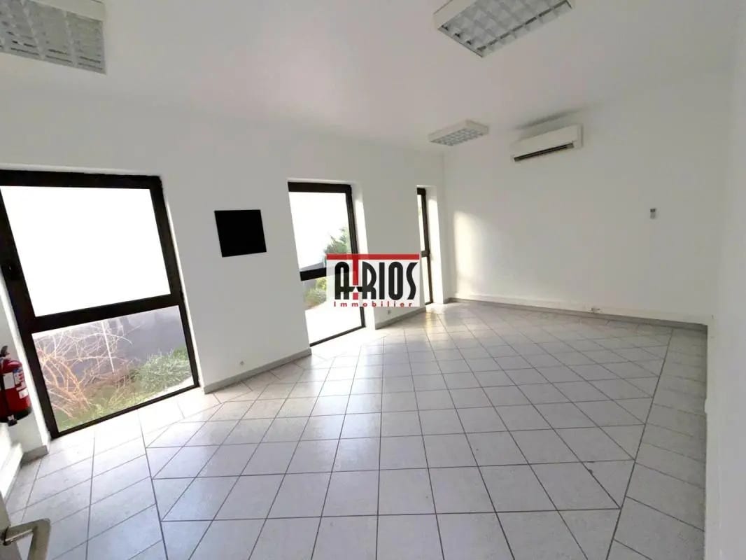 Bureau dans La Farlède à louer Photo intérieure– Image 1 sur 12