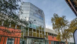 Plus de détails pour 22 Quai Du President Carnot, Saint-Cloud - Bureau à louer