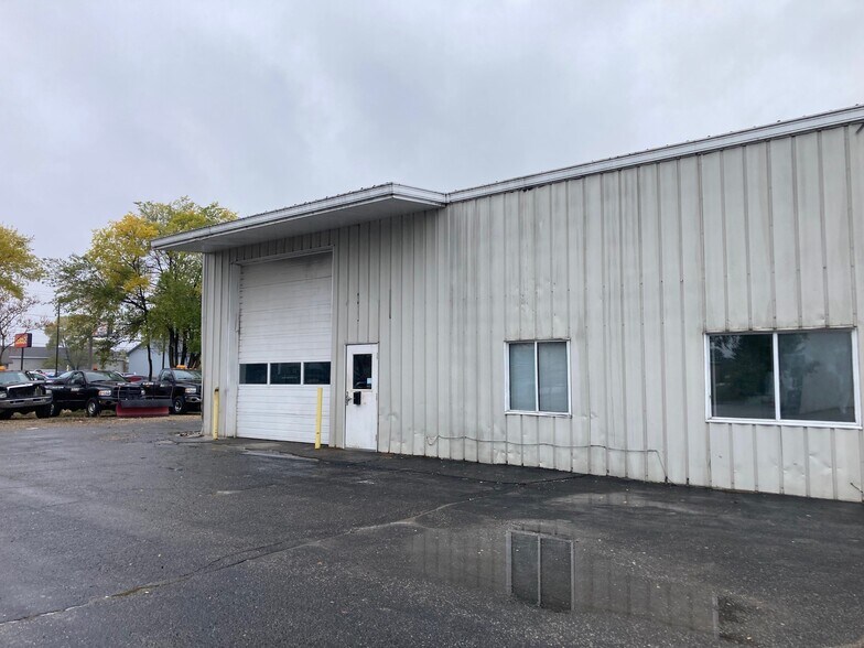 2419 Sybrandt Rd, Traverse City, MI à louer - Photo de l’immeuble – Image 2 sur 19
