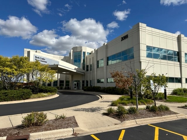 2088 Ogden Ave, Aurora, IL à louer - Photo de l’immeuble – Image 2 sur 10