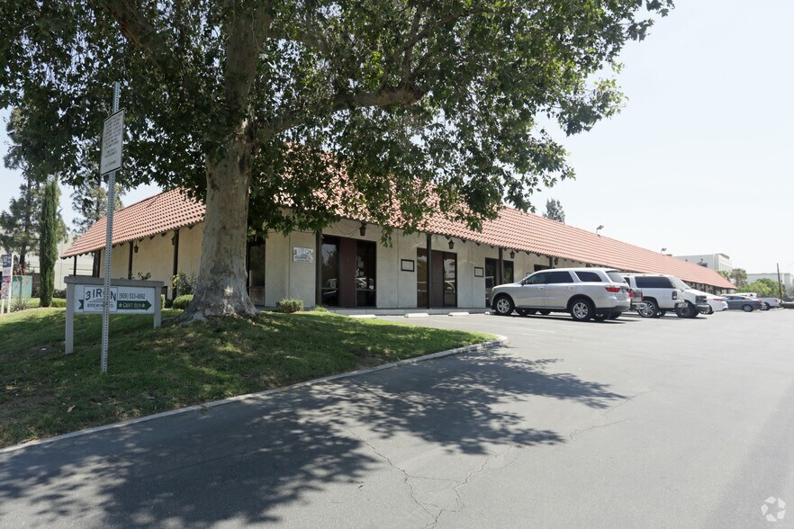 898 Via Lata, Colton, CA à louer - Photo principale – Image 1 sur 5