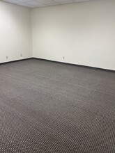 2040 Douglas Dr N, Golden Valley, MN à louer Photo intérieure– Image 1 sur 6