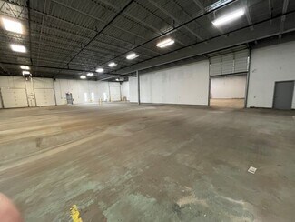 Plus de détails pour 2479 Walden Ave, Cheektowaga, NY - Local d'activités à louer