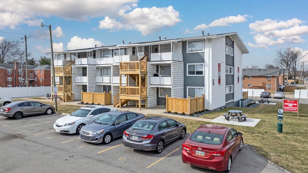 Riverview Apartments portefeuille de 2 biens à vendre sur LoopNet.fr - Photo de l’immeuble – Image 2 sur 31