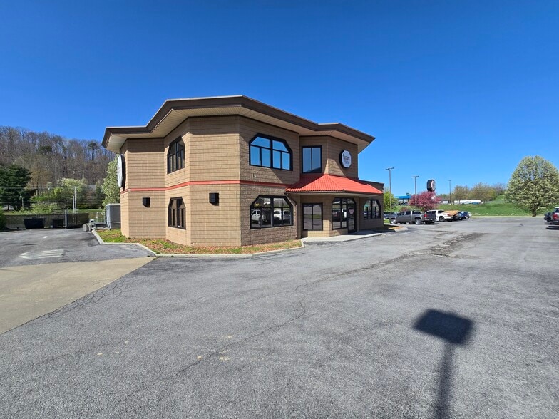 804 Commerce Dr, Bluefield, VA à vendre - Photo principale – Image 1 sur 4