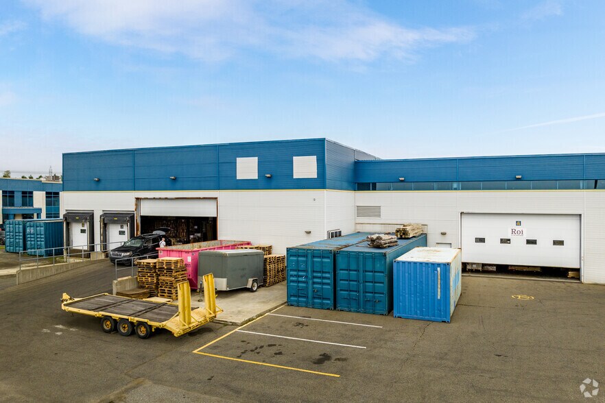 2275 Boul des Entreprises, Terrebonne, QC à louer - Photo de l’immeuble – Image 3 sur 7