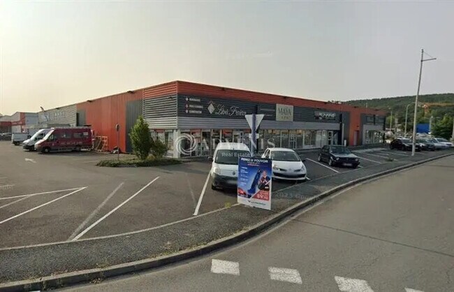 Plus de détails pour Local commercial à louer