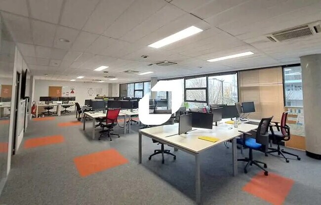 Plus de détails pour Bureau à louer