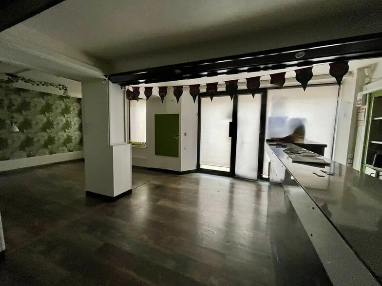 Local commercial dans Reims à louer - Photo de l’immeuble – Image 2 sur 5