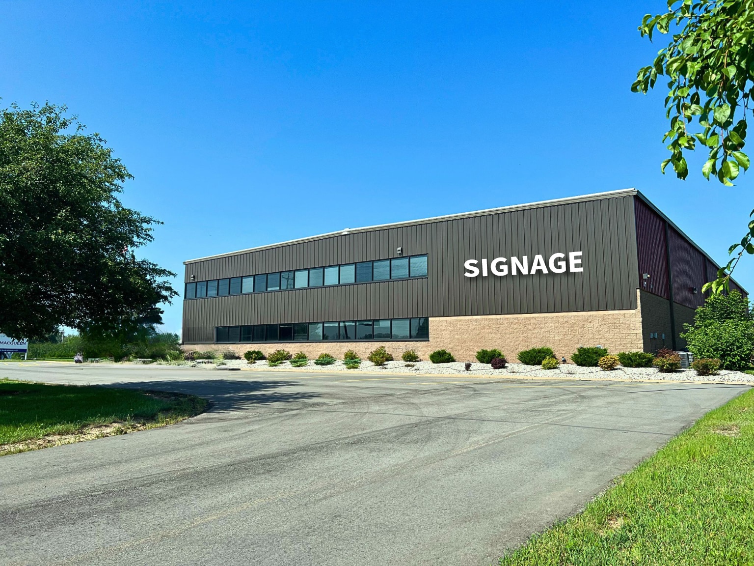 4325 S Washburn St, Oshkosh, WI à vendre Photo de l’immeuble– Image 1 sur 13