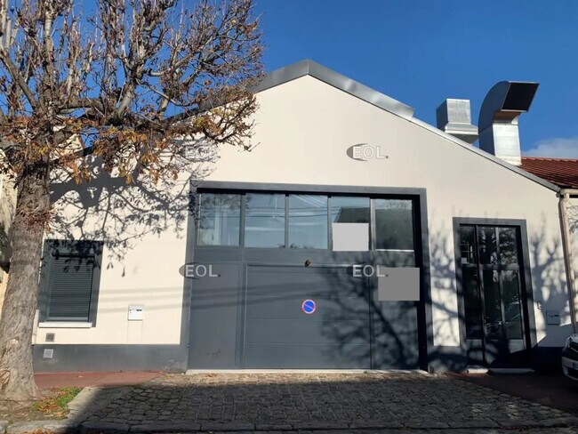 Plus de détails pour Local d’activités à vendre