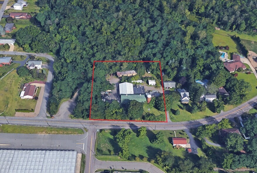 575 Shoemaker Ave, West Wyoming, PA à vendre - Photo principale – Image 1 sur 2