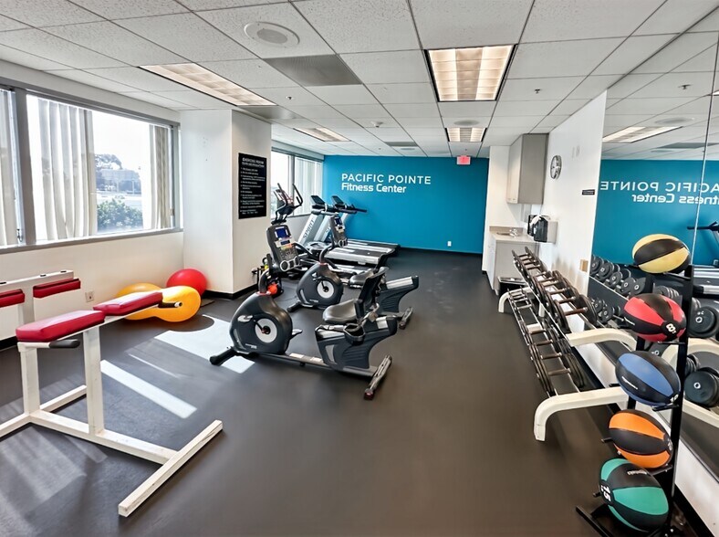 879 W 190th St, Gardena, CA à louer - Photo intérieure – Image 3 sur 15