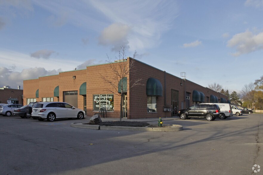 366 Revus Ave, Mississauga, ON à louer - Photo de l’immeuble – Image 3 sur 3