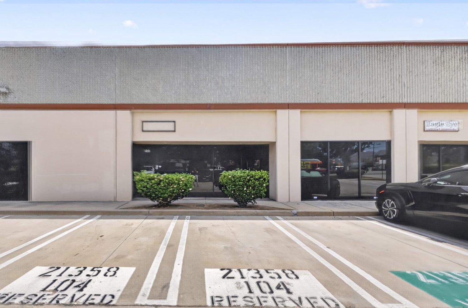 21358 Nordhoff St, Chatsworth, CA à louer Photo de l’immeuble– Image 1 sur 15