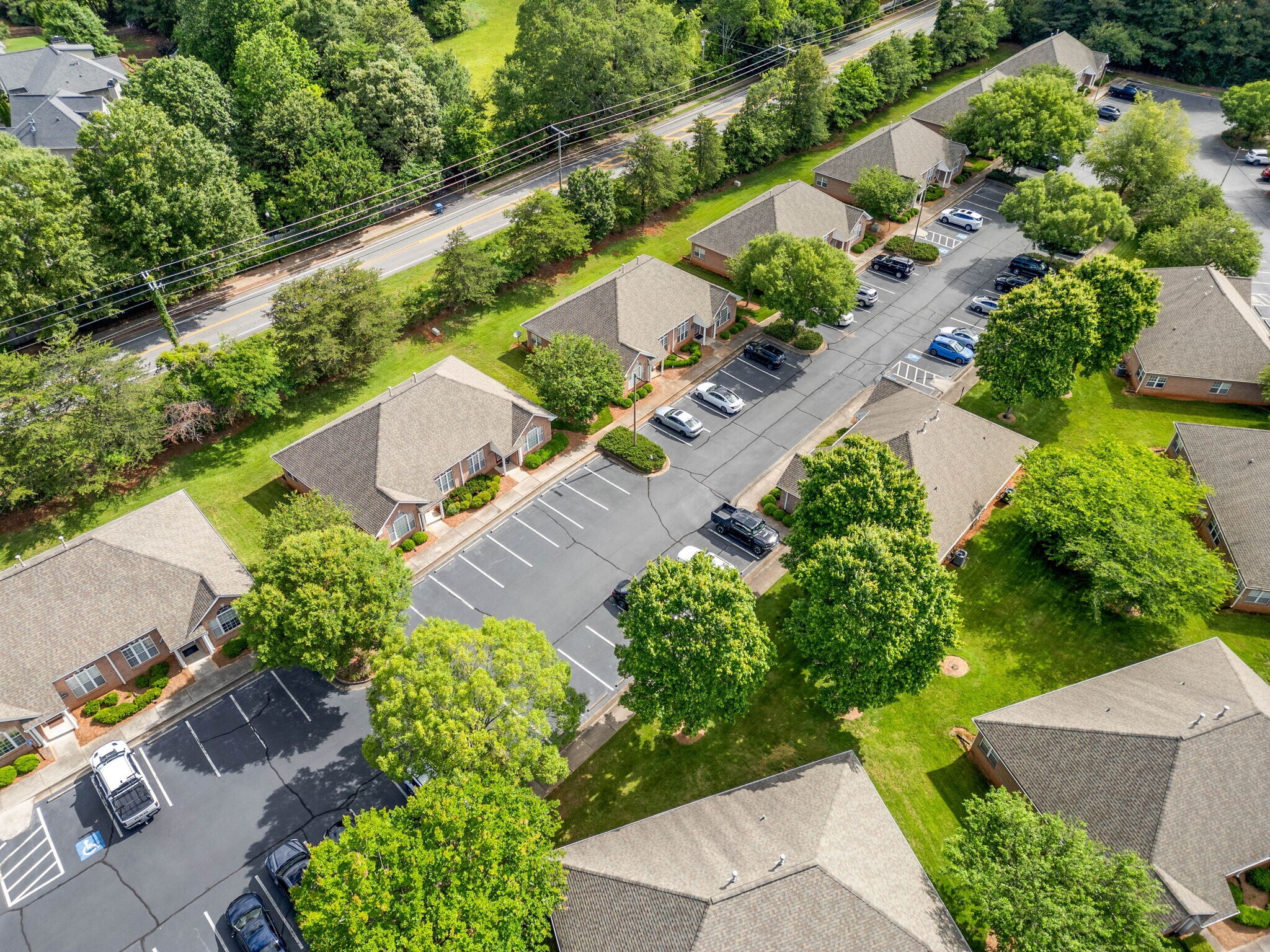1402 Abbey Ct, Alpharetta, GA à louer Photo principale– Image 1 sur 6