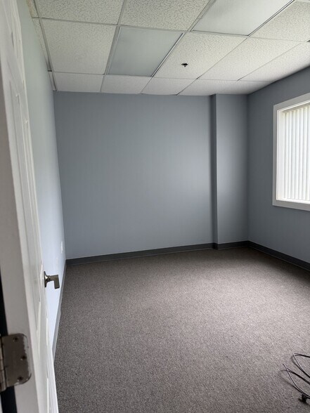 126 S Turnpike Rd, Wallingford, CT à louer - Photo de l’immeuble – Image 3 sur 11