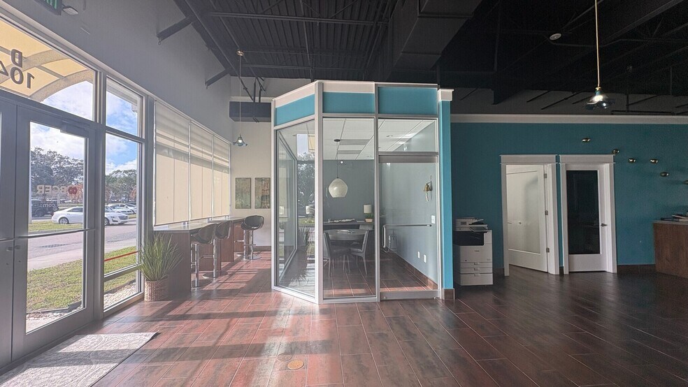 6555 N Wickham Rd, Melbourne, FL à louer - Photo de l’immeuble – Image 3 sur 15
