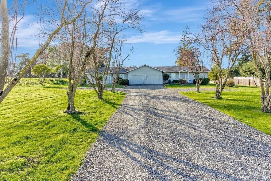 5675 Old Redwood Hwy, Penngrove, CA à vendre - Photo de l’immeuble – Image 3 sur 36