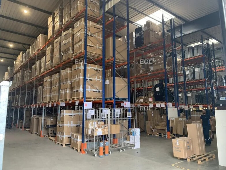 Industriel/Logistique dans Villeneuve-La-Garenne à louer - Photo de l’immeuble – Image 2 sur 5