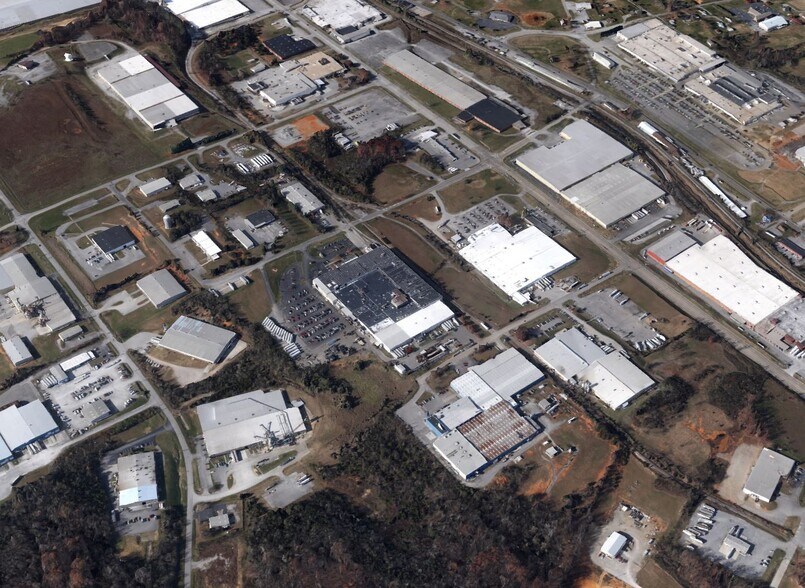 325 Industrial Ave, Morristown, TN à louer - Photo de l’immeuble – Image 2 sur 18