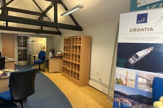 10-12 Denmark St, Wokingham à louer Photo intérieure– Image 1 sur 6