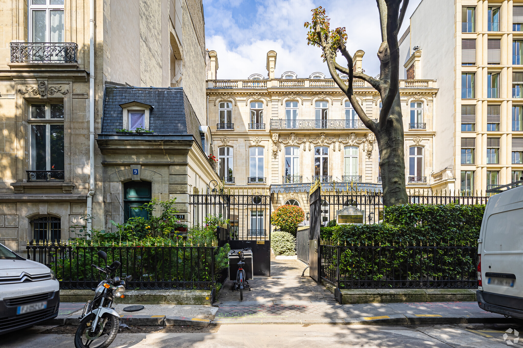 9 Avenue Franklin D. Roosevelt, Paris à louer Photo principale– Image 1 sur 3