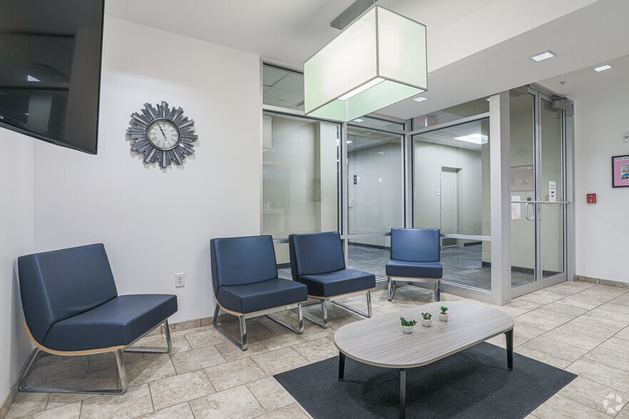 1251 N Eddy St, South Bend, IN à louer - Hall d’entrée – Image 2 sur 11