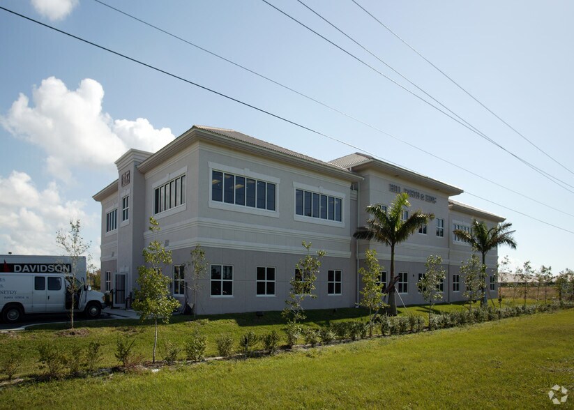 8010 Summerlin Lakes Dr, Fort Myers, FL à vendre - Photo de l’immeuble – Image 3 sur 5