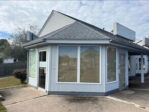 343 N Westfield St, Feeding Hills, MA à louer Photo de l’immeuble– Image 2 sur 4