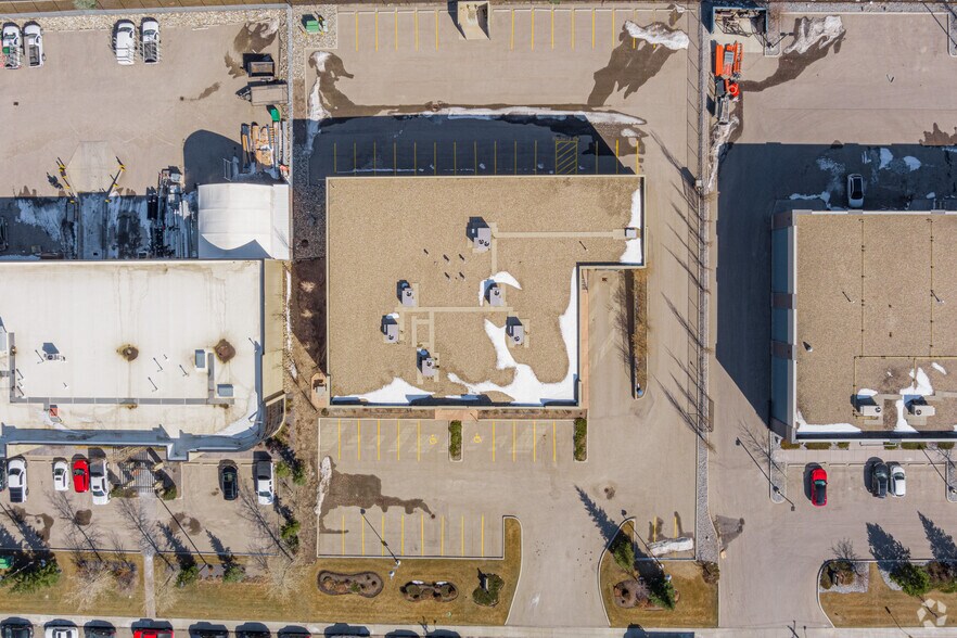 4540 104th Ave SE, Calgary, AB à louer - Aérien – Image 2 sur 3