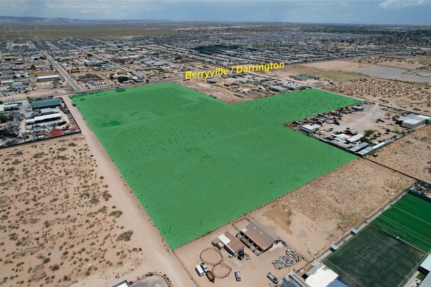 1301 Berryville, El Paso, TX à vendre - Aérien – Image 1 sur 10