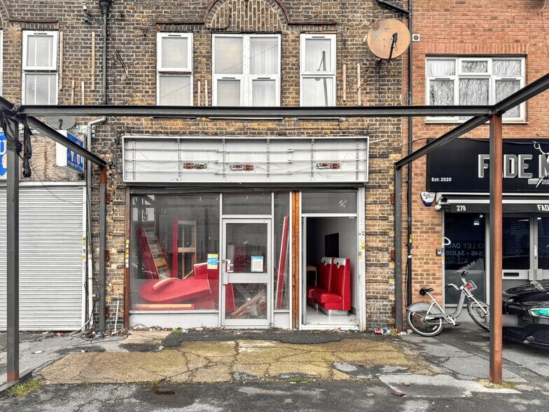 277 Oxlow Ln, Dagenham à louer - Photo de l’immeuble – Image 2 sur 3