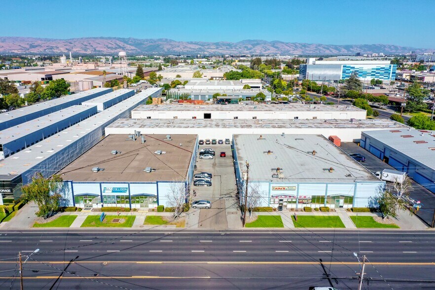 2761-2765 Scott Blvd, Santa Clara, CA à louer - Photo de l’immeuble – Image 2 sur 3