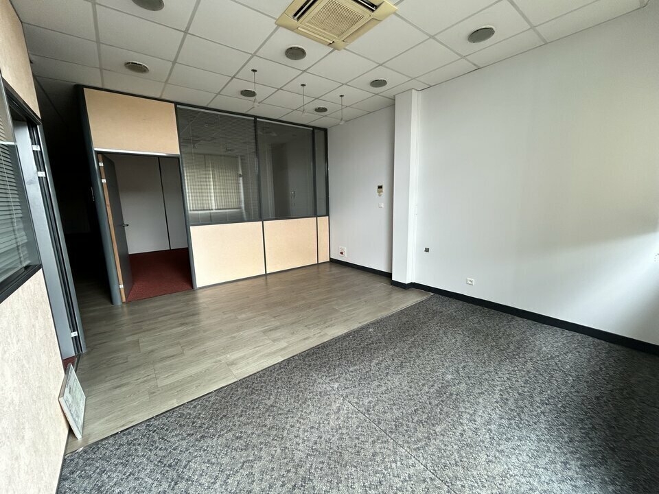 Bureau dans Châtenoy-le-Royal à louer Photo intérieure– Image 1 sur 5