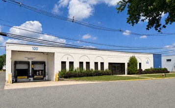 100 Triangle Blvd, Carlstadt, NJ à louer Photo de l’immeuble– Image 1 sur 2