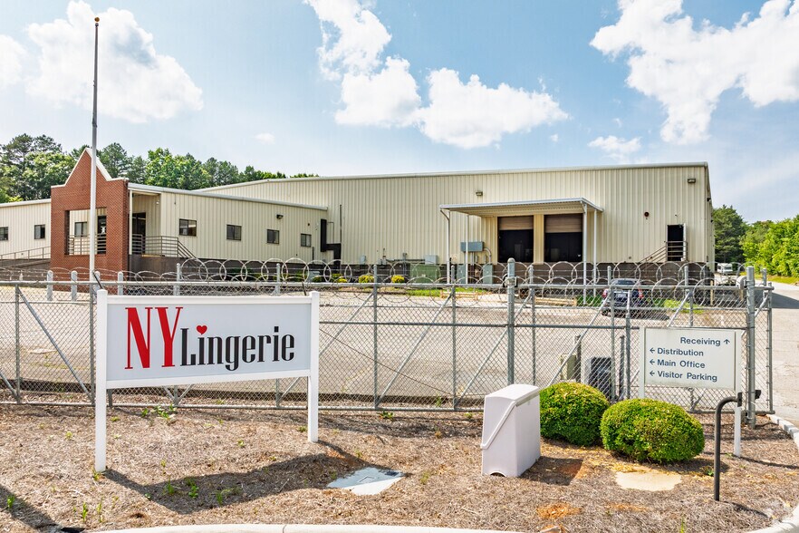 3655 Reed St, Winston-Salem, NC à vendre - Photo de l’immeuble – Image 2 sur 5