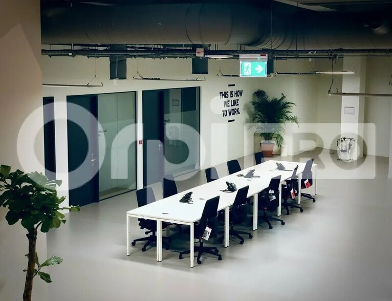 Local commercial dans Mées à louer - Photo intérieure – Image 2 sur 3