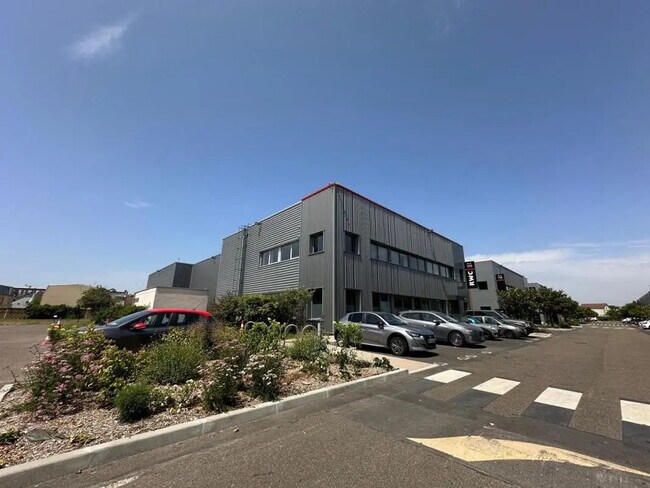 Plus de détails pour 157 Avenue Charles Floquet, Le Blanc-Mesnil - Bureau, Industriel/Logistique à louer