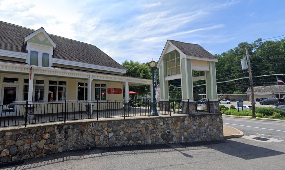 238 Saw Mill River Rd, Millwood, NY à louer - Photo de l’immeuble – Image 1 sur 8