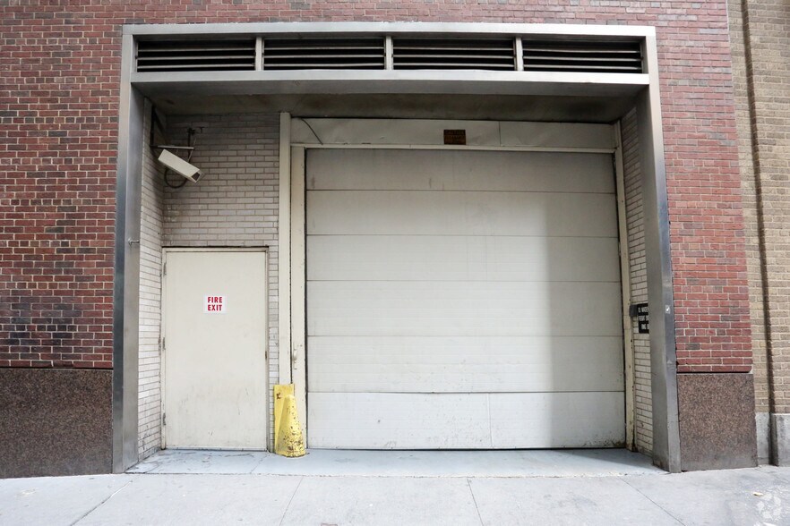 83 Maiden Ln, New York, NY à louer - Photo de l’immeuble – Image 3 sur 18