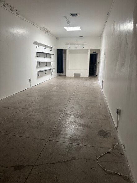 7509 Melrose Ave, Los Angeles, CA à louer - Photo de l’immeuble – Image 2 sur 4