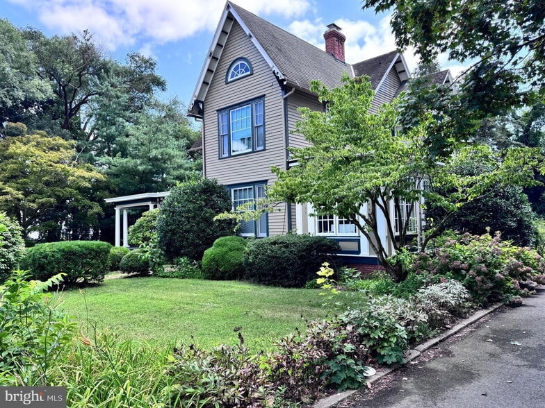 222 S Washington St, Millsboro, DE à vendre - Photo principale – Image 1 sur 17