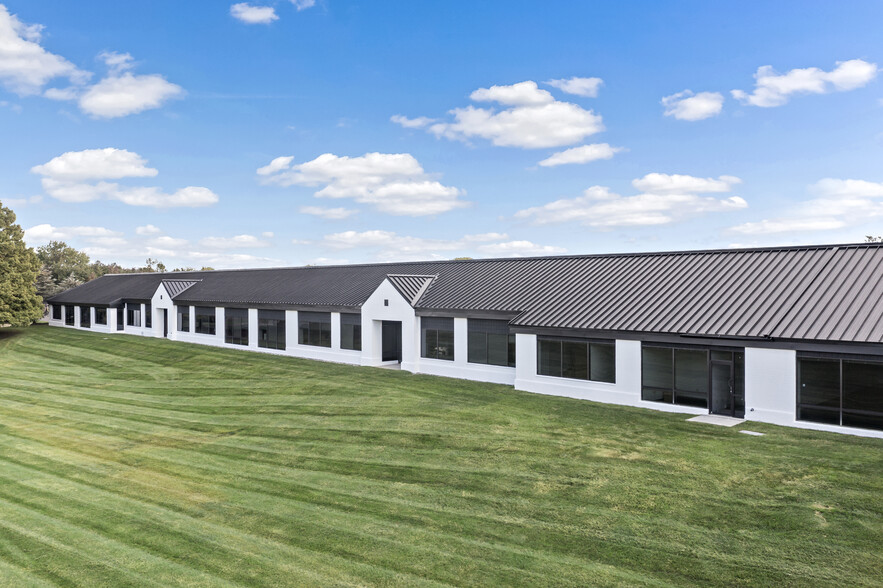 747 Dresher Rd, Horsham, PA à louer - Photo de l’immeuble – Image 3 sur 8