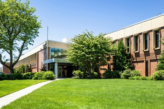 Plus de détails pour 789 Park Ave, Huntington, NY - Industriel/Logistique à louer