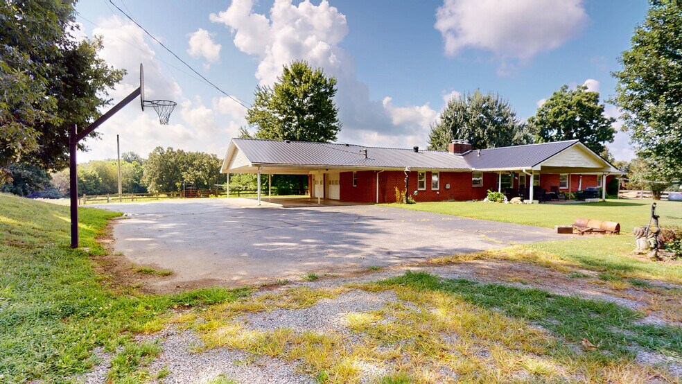1886 Bowling Green Rd, Scottsville, KY à vendre - Photo de l’immeuble – Image 2 sur 5