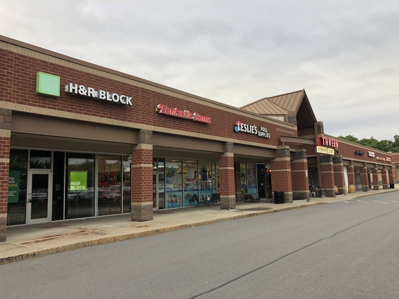 579-1122 Troy Schenectady Rd, Latham, NY à louer - Photo de l’immeuble – Image 3 sur 6